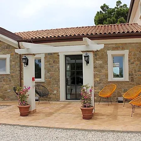 Tenuta Bellelli Hotel *